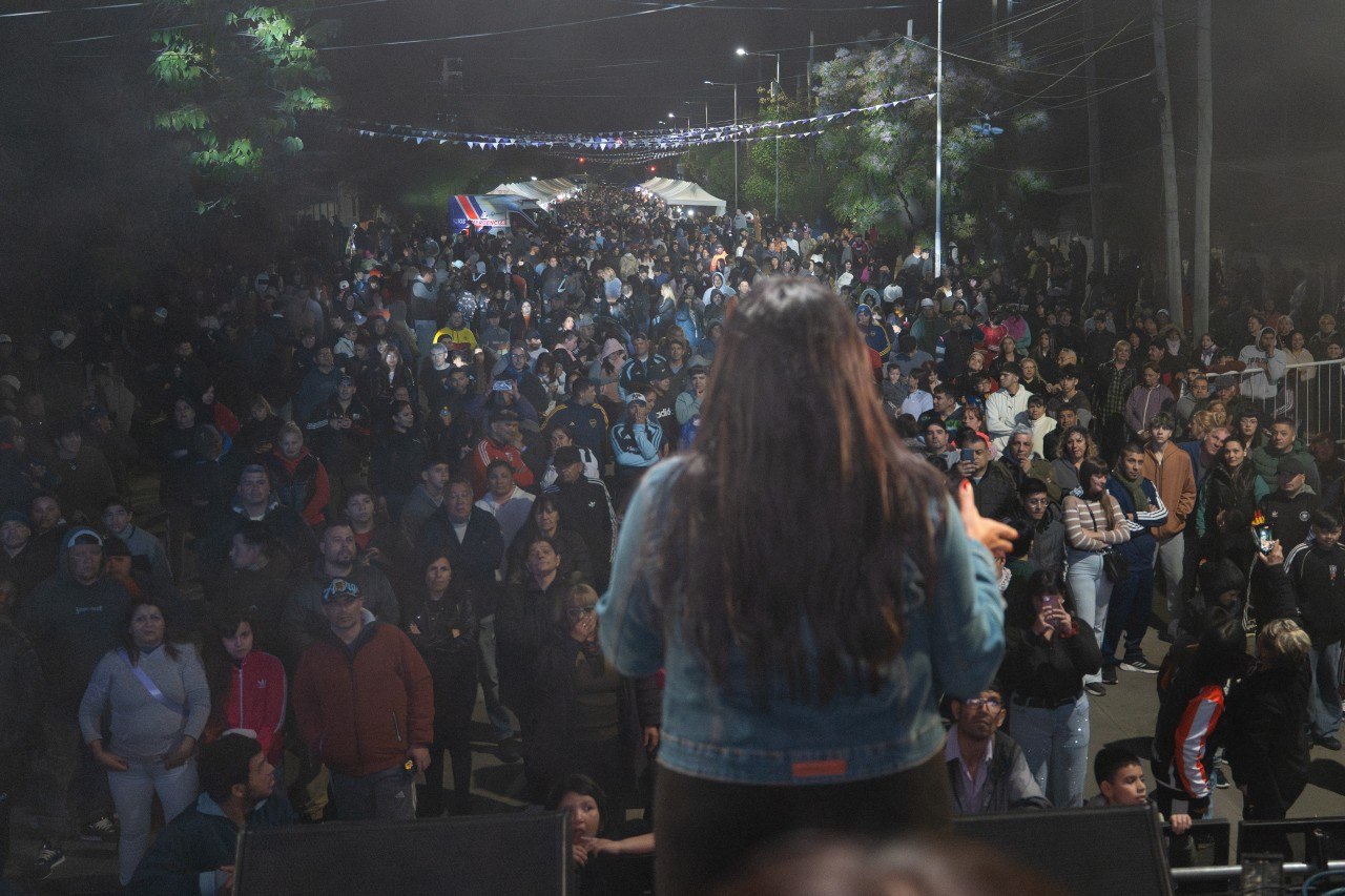 EVA MIERI ANUNCIÓ LA CONSTRUCCIÓN DE NUEVOS PAVIMENTOS EN EL BARRIO LA PAZ